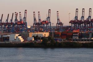 Exporturile de grâu și porumb european susținute de scăderea euro față de dolar