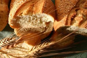 Ucraina încetinește exporturile de cereale 